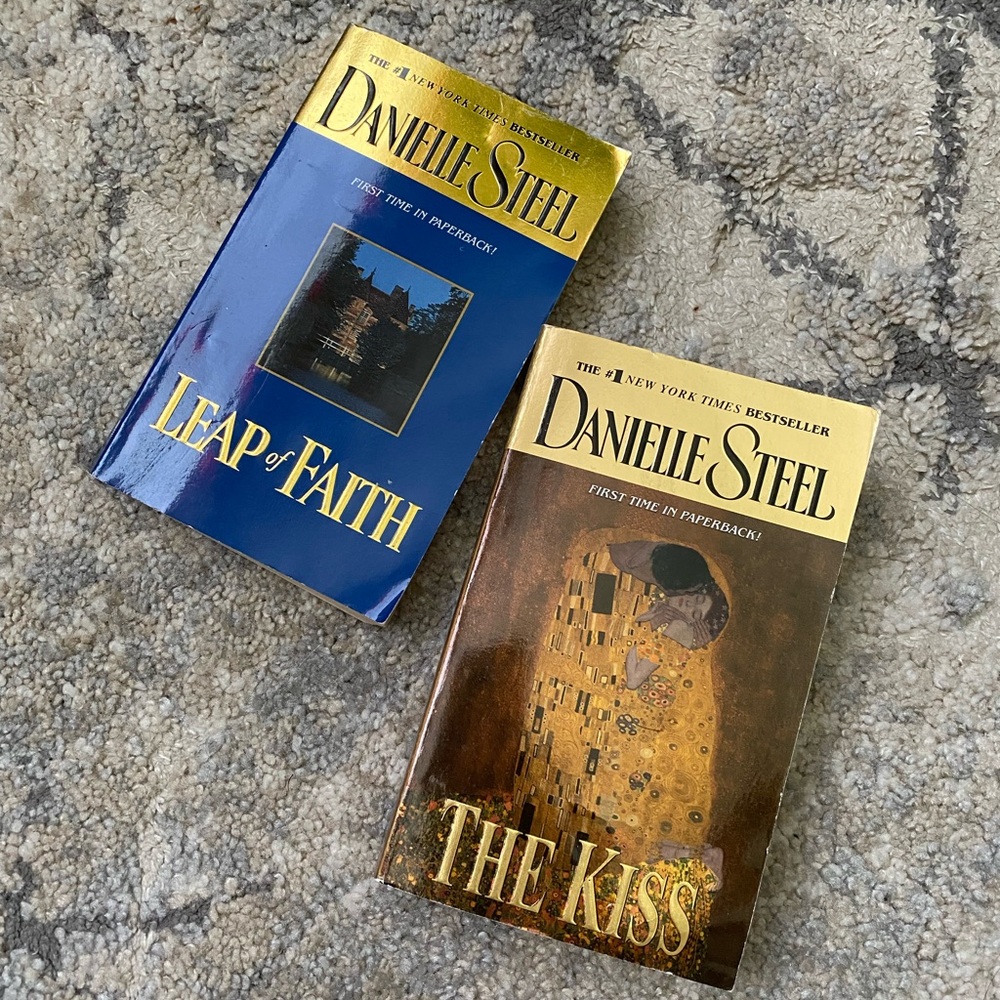 Danielle Steel books 📚✨